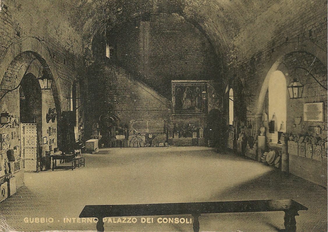 GUBBIO - INTERNO PALAZZO DEI CONSOLI - V1953
