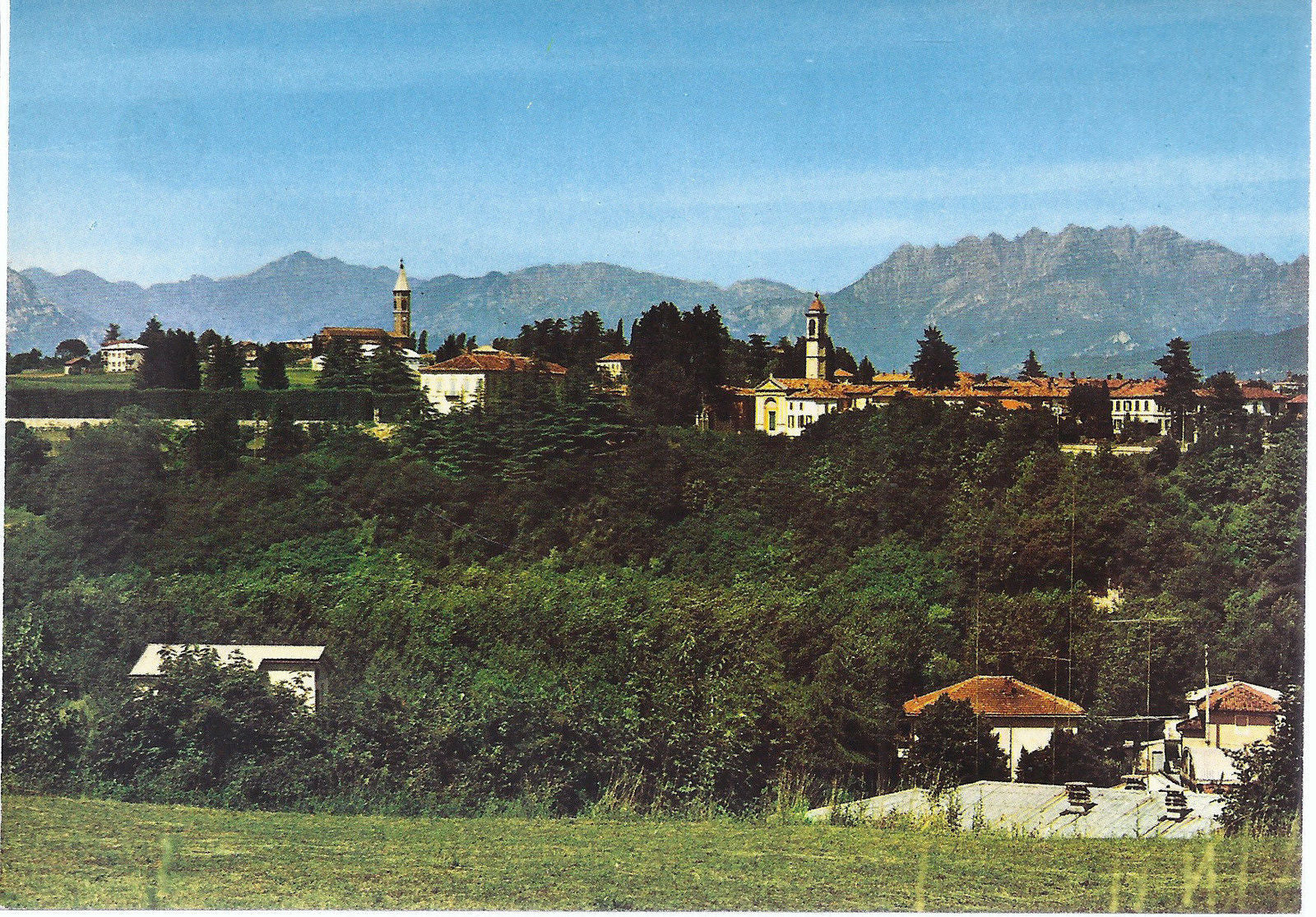 CARATE BRIANZA - sullo sfondo il M. RESEGONE - NV - FG