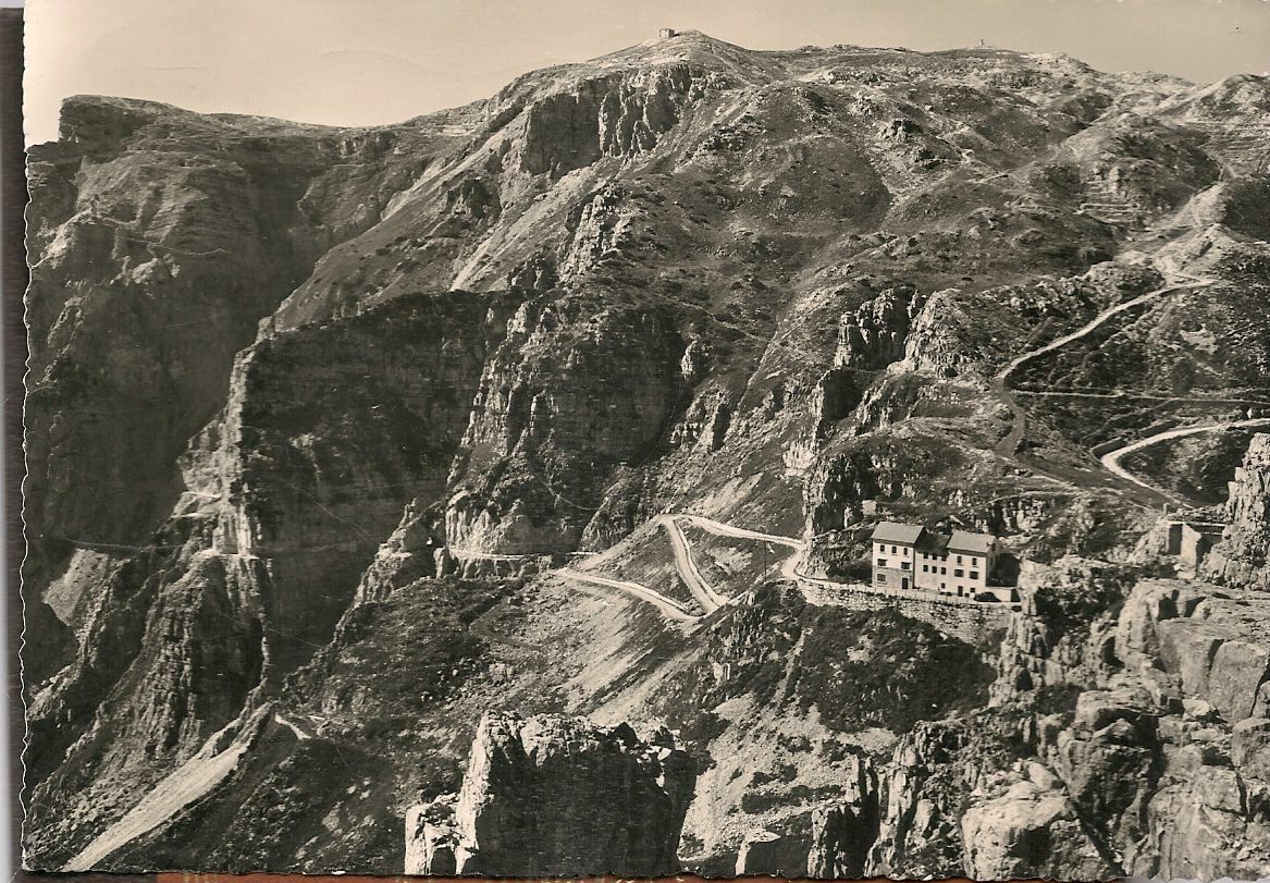 RIFUGIO ACHILLE PAPA - PANORAMA - V1958