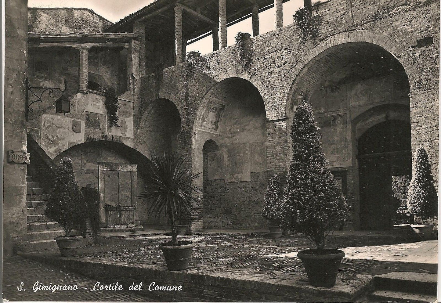 SAN GIMIGNANO - CORTILE DEL COMUNE - NV