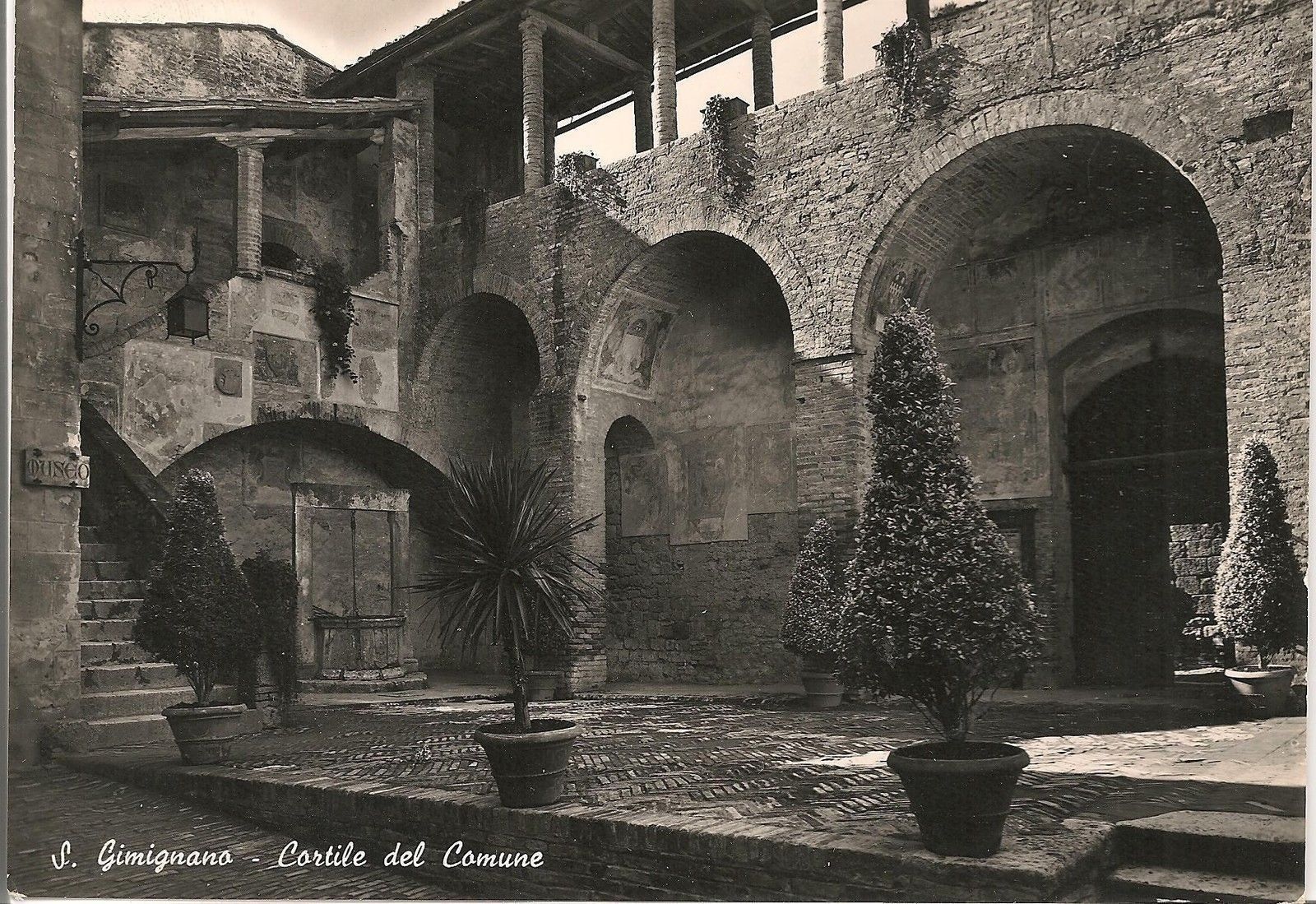 SAN GIMIGNANO - CORTILE DEL COMUNE - NV