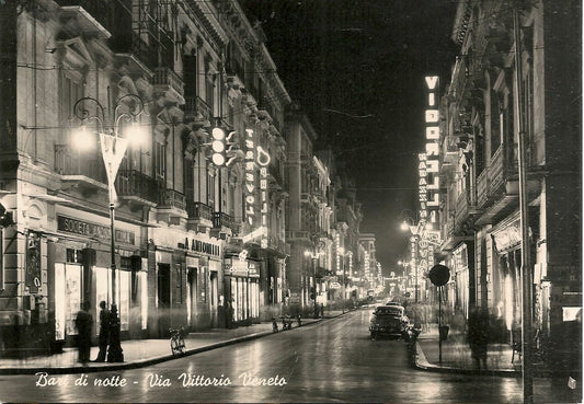 BARI - VIA VITTORIO VENETO DI NOTTE - NV
