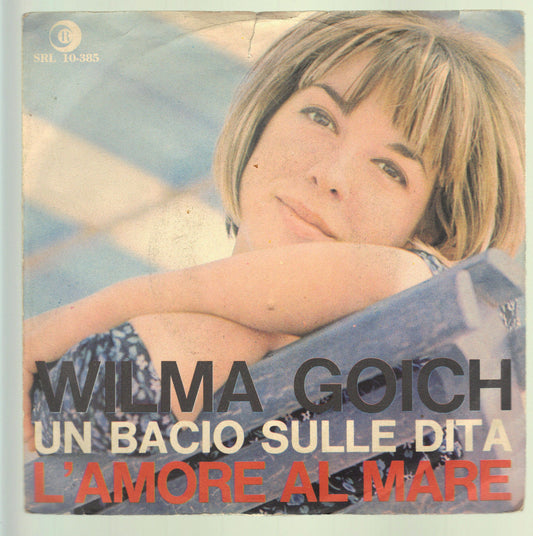 UN BACIO SULLE DITA - L'AMORE AL MARE --- WILMA GOICH