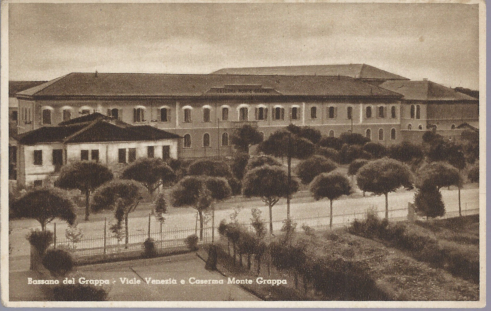 BASSANO DEL GRAPPA - VIALE VENEZIA E CASERMA MONTE GRAPPA - 