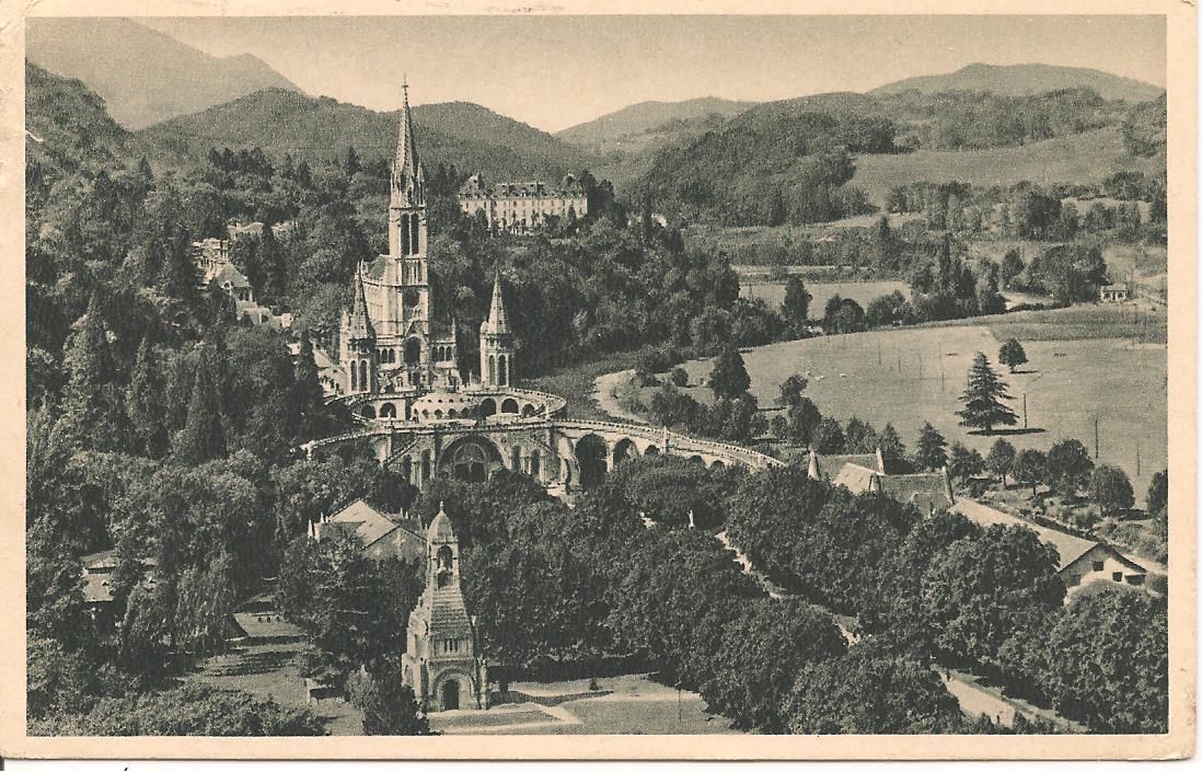 LOURDES - LA BASILICA - PANORAMA - V1956