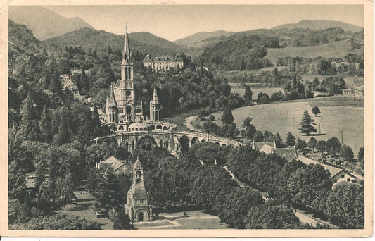 LOURDES - LA BASILICA - PANORAMA - V1956