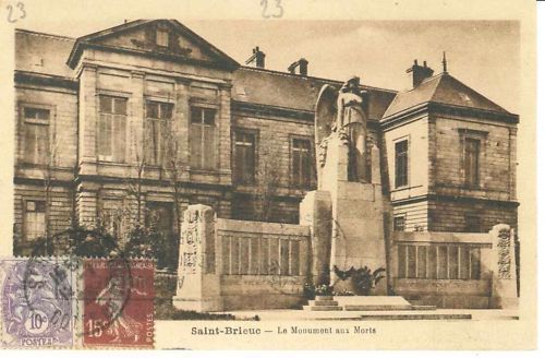 SAINT-BRIEUC - LE MONUMENT AUS MORTS