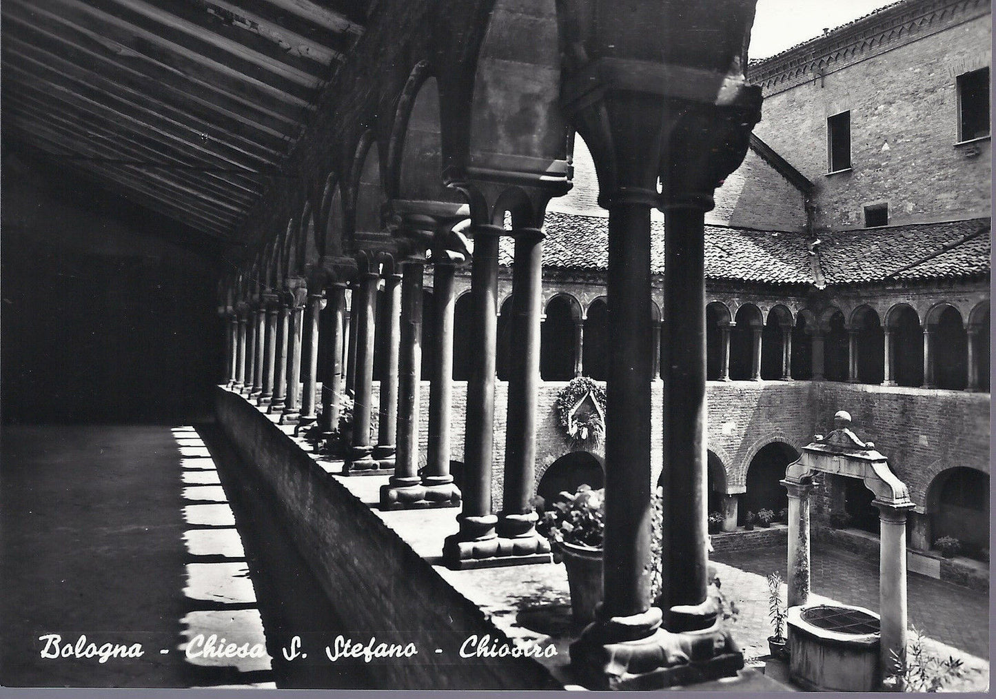 BOLOGNA - CHIESA S. STEFANO - CHIOSTRO - NV - FG