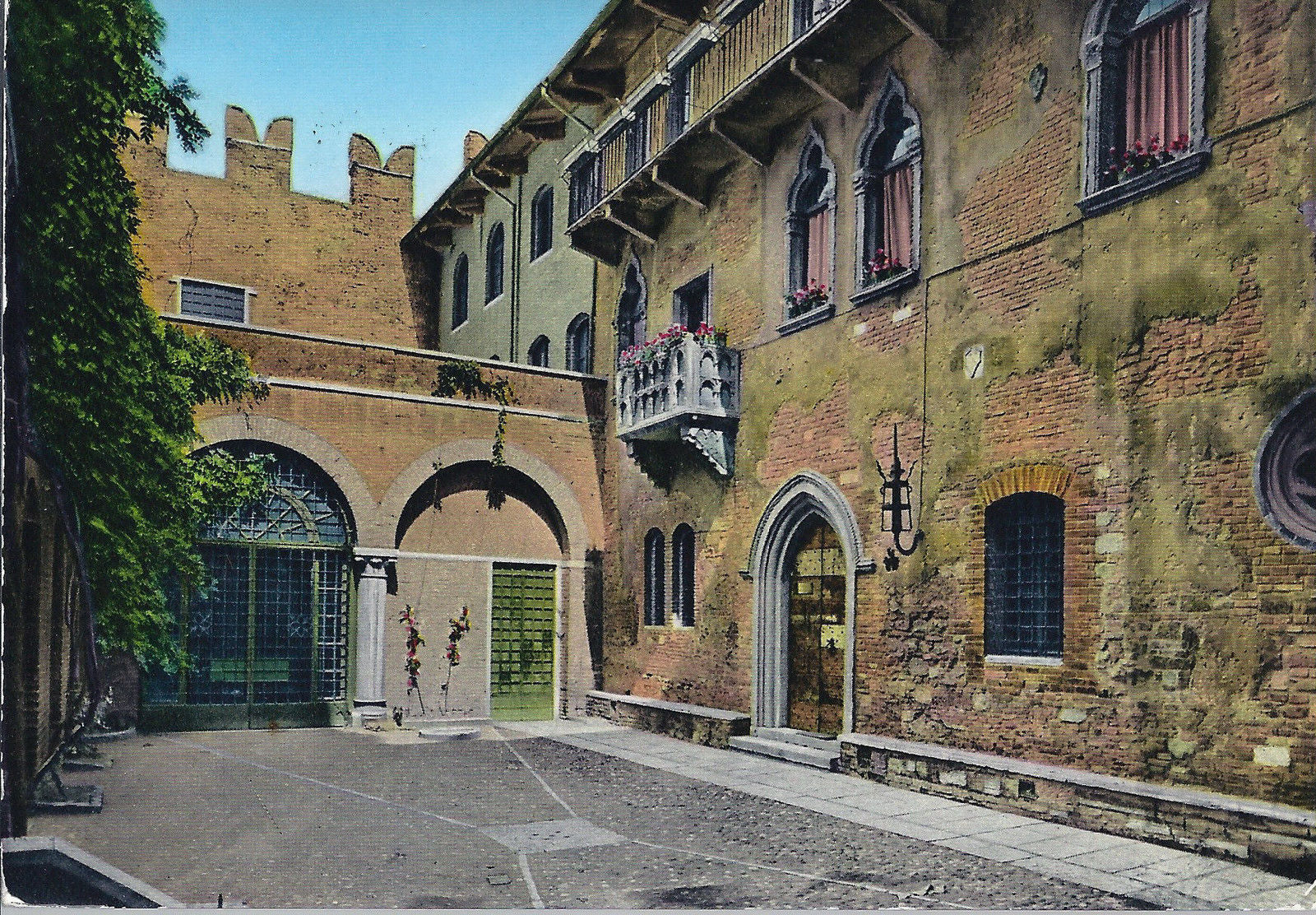 VERONA - CORTILE DELLA CASA DI GIULIETTA - IL BALCONE - V196