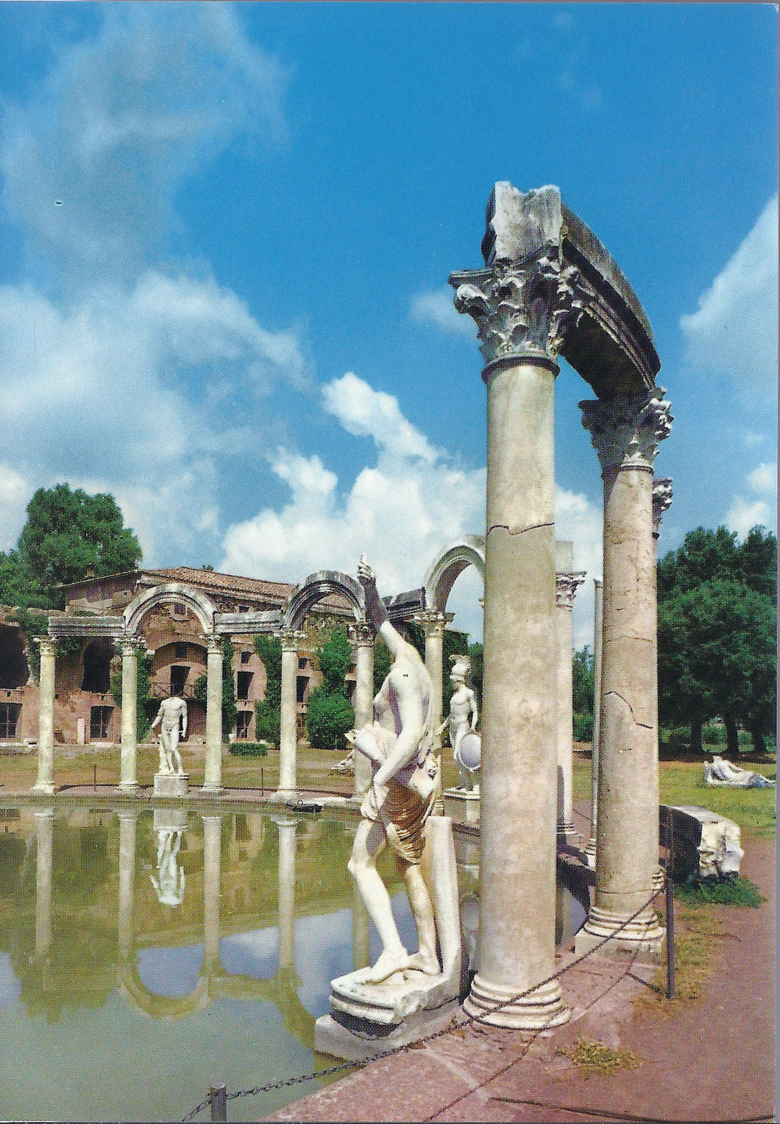 TIVOLI - VILLA ADRIANA - DETTAGLIO DEL CANOPO CON STATUE - NV