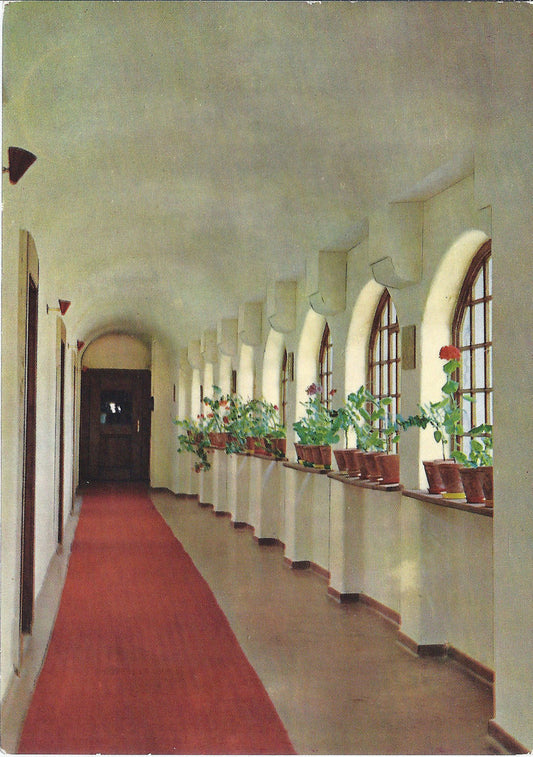 CASTELLO DI PERGINE - KORRIDOR MIT BLUMENFENSTER - NV
