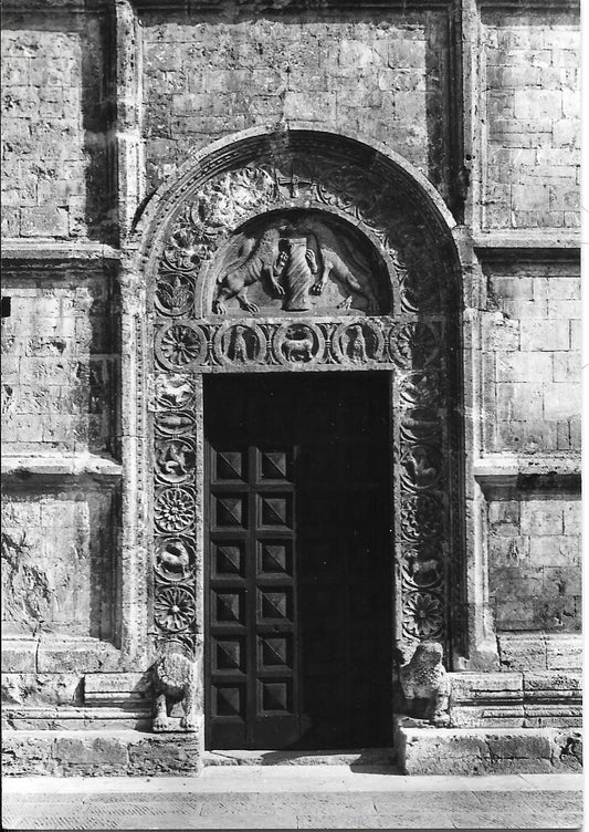 ASSISI - CATTEDRALE DI SAN RUFINO - PORTA LATERALE DESTRA DELLA FACCIATA - NV
