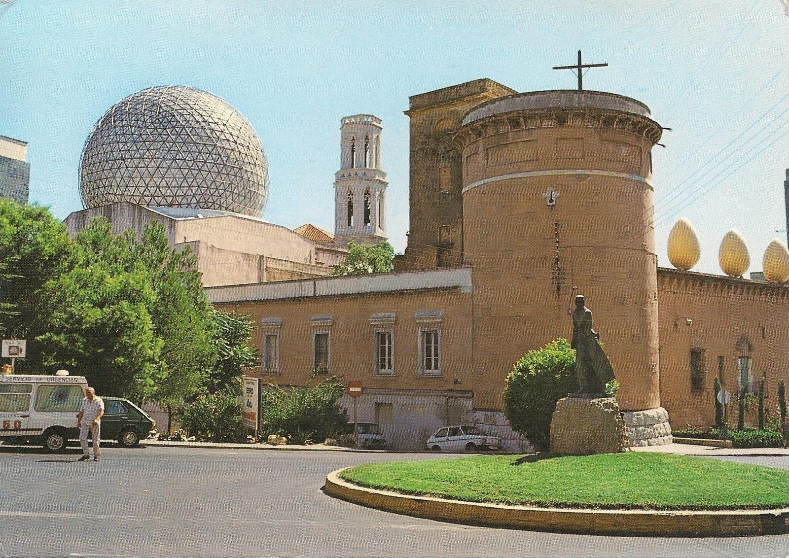 FIGUERES - CUPOLA MUSEO DALI' E TORRE CAMPANARIA CHIESA