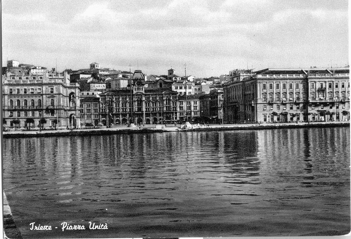 TRIESTE - PIAZZA UNITA' V1958