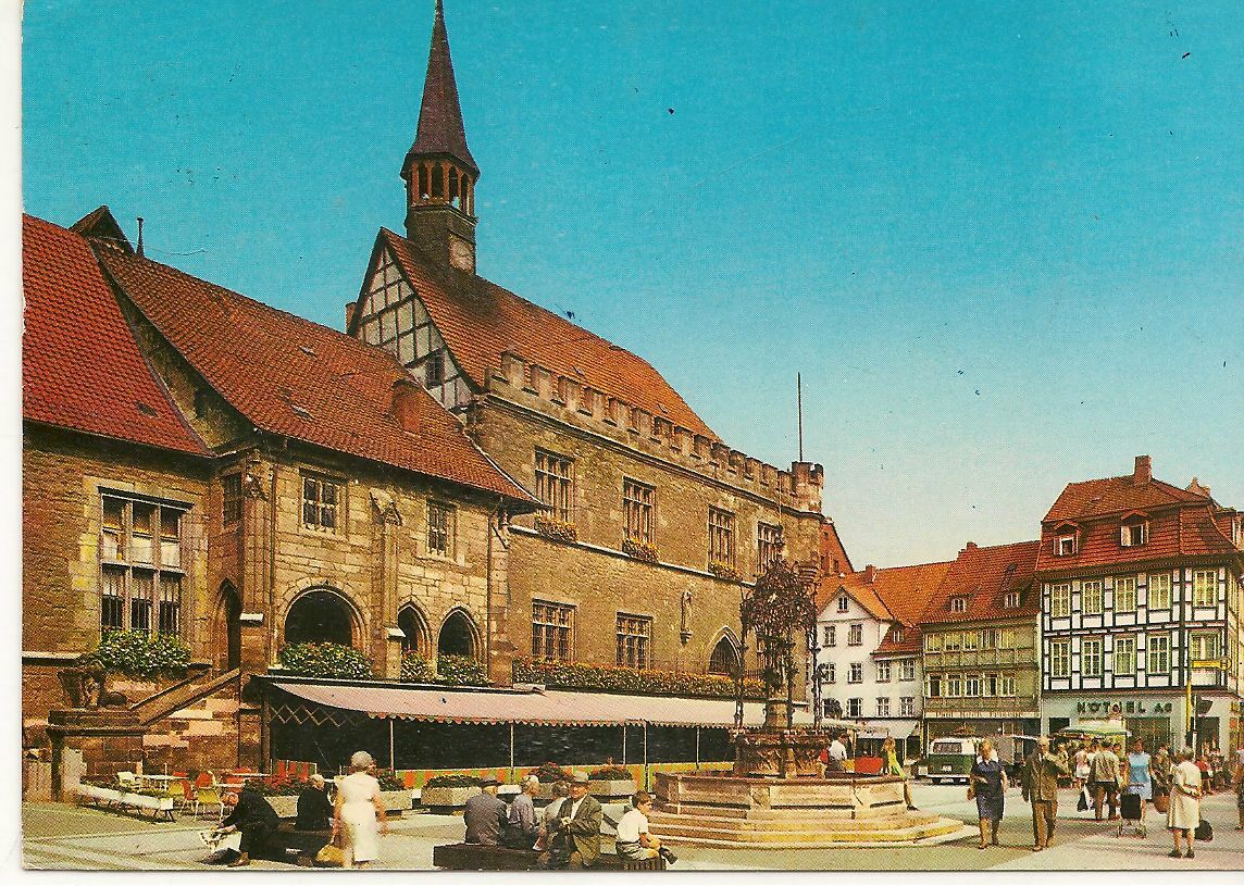 GOTTINGEN  MARKPLATZ MIT RATHAUS - V1975