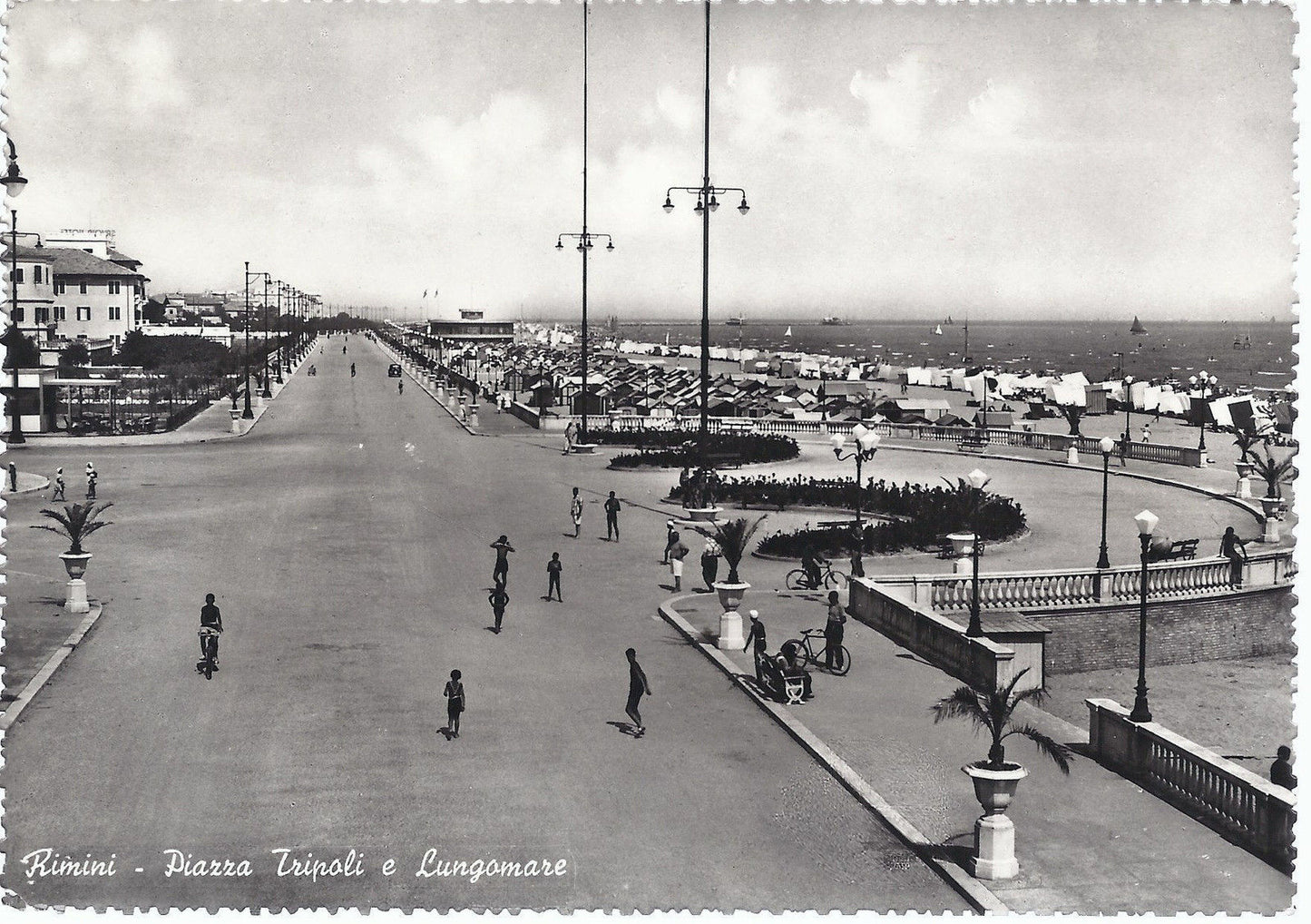 RIMINI - PIAZZA TRIPOLI E LUNGOMARE - V 1955 - FG