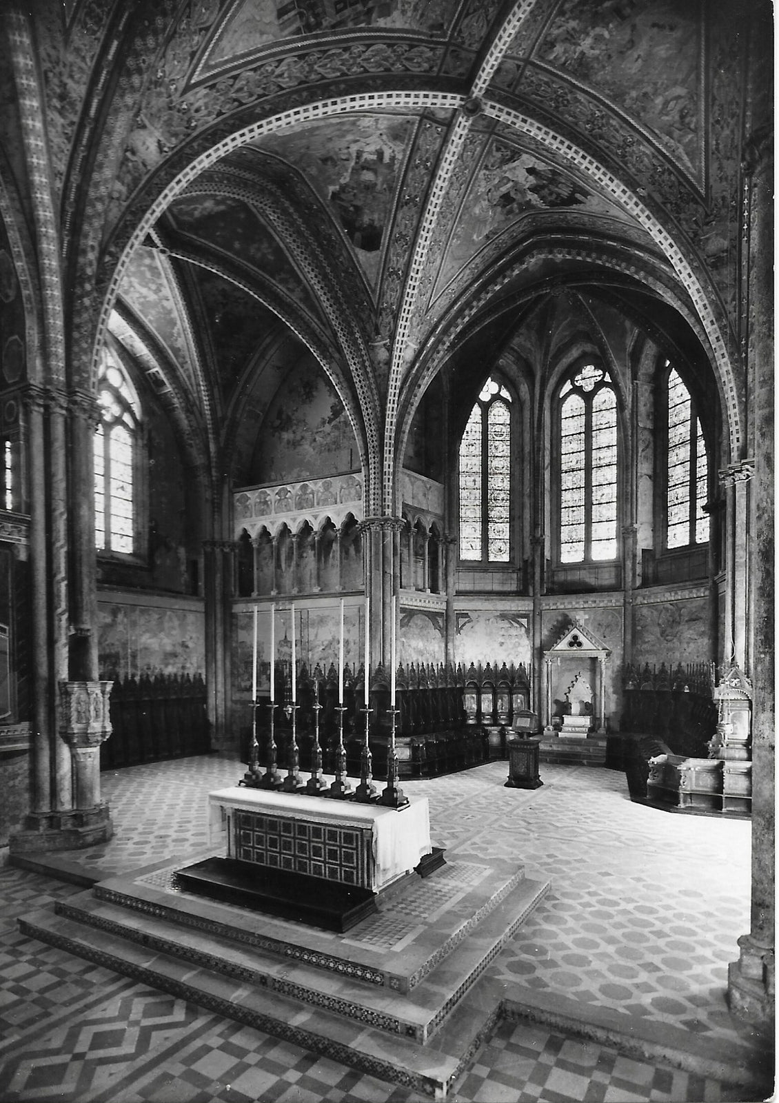 ASSISI -BASILICA DI S.FRANCESCO - ALTARE MAGGIORE E CORO CHIESA SUPERIORE - NV