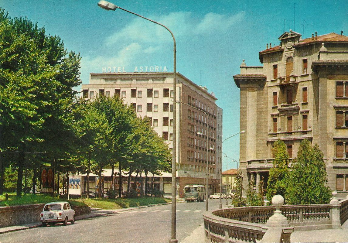 REGGIO MILIA - VIA SPALLANZANI E HOTEL ASTORIA - NV