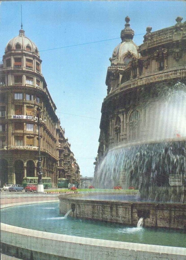 GENOVA - PIAZZA DE FERRARI - V1968 - FILOBUS