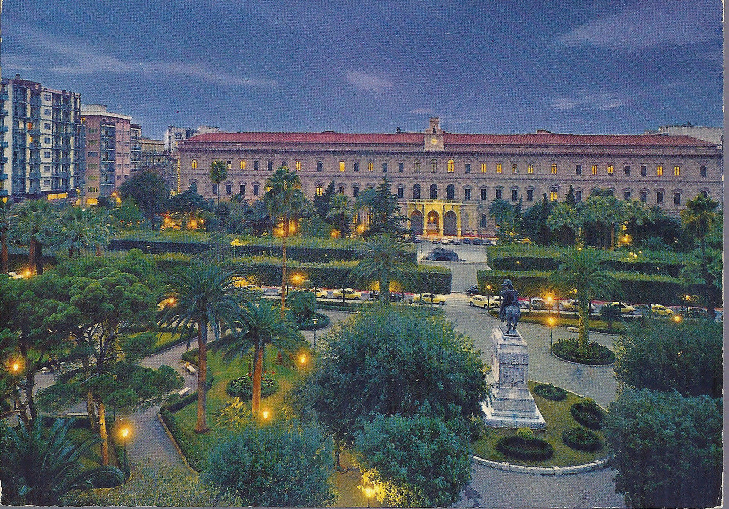 BARI - PIAZZA UMBERTO I - V 1986 - FG