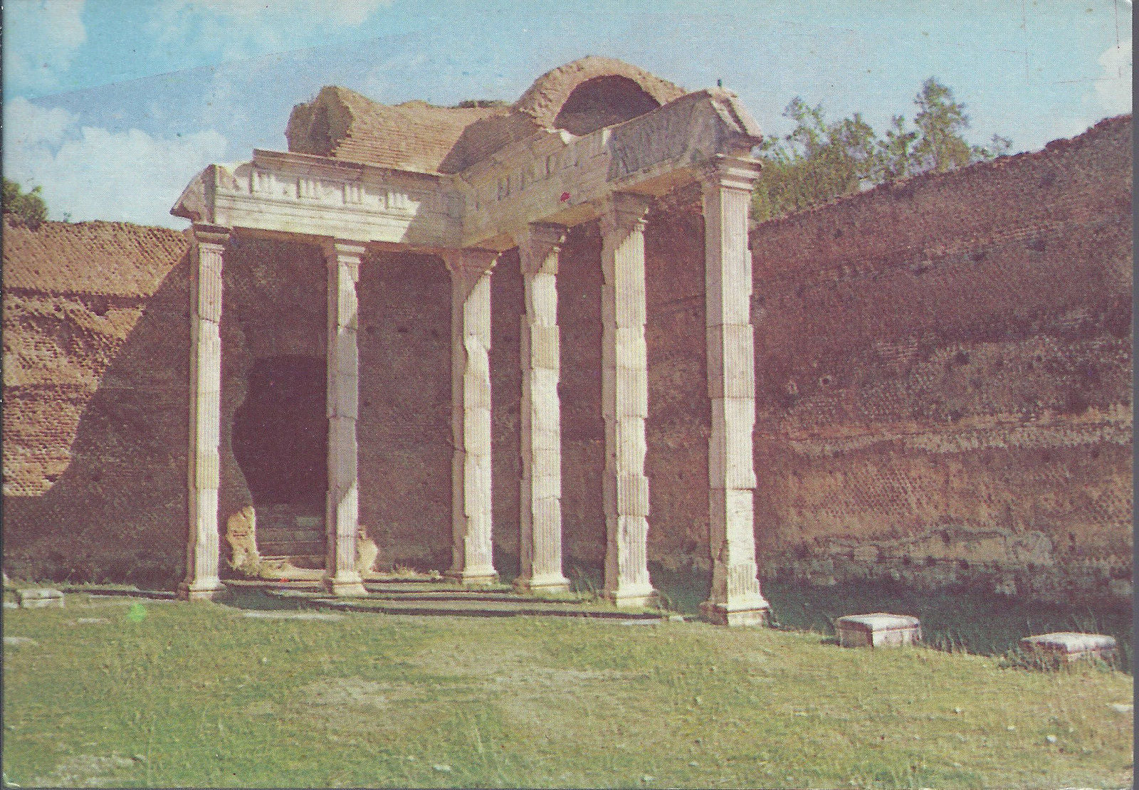 TIVOLI - VILLA ADRIANA - SALA DEI PILASTRI DORICI - NV