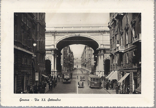 GENOVA - VIA XX SETTEMBRE - V 1950 - FG - Bus  animata