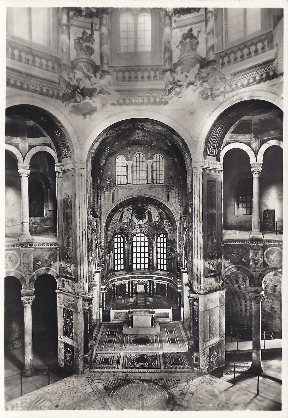 RAVENNA - BASILICA DI S. VITALE - INTERNO CON L'ABSIDE 