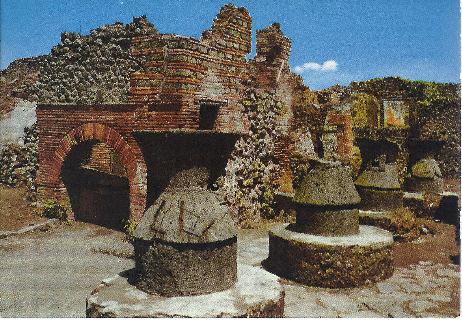 POMPEI - FORNO E MACINA DI UN PANIFICIO - NV