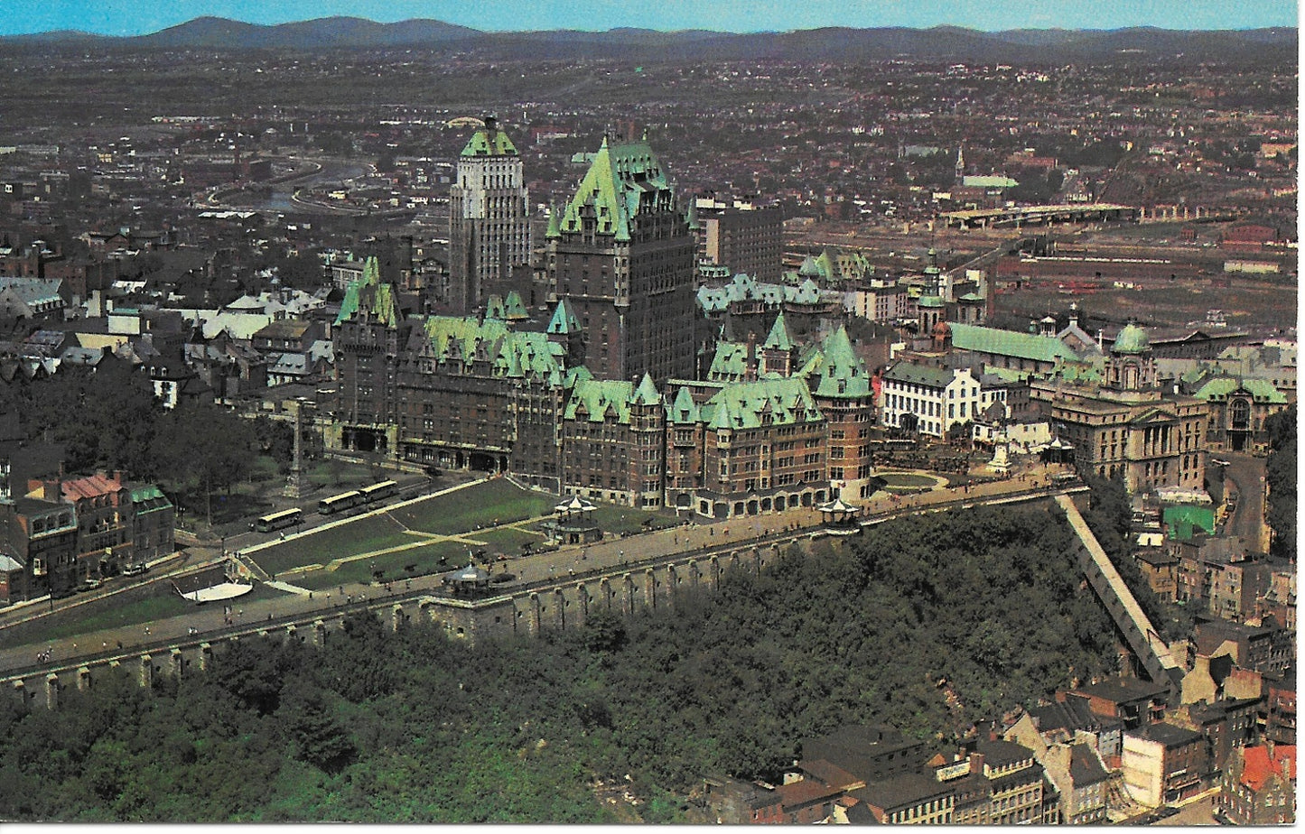 QUEBEC - CANADA - CHATEAU FRONTENAC - VISTA AEREA - NV