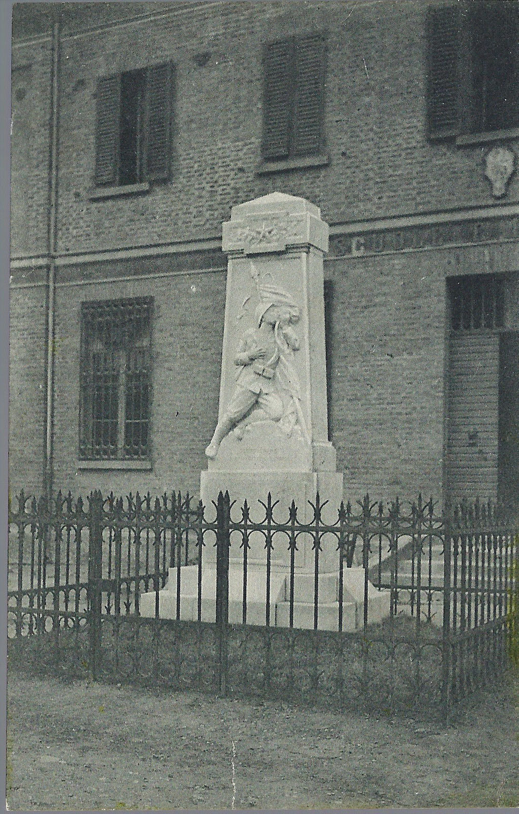BONDENO - SCORTICHINO - MONUMENTO AI CADUTI DI GUERRA - Scul
