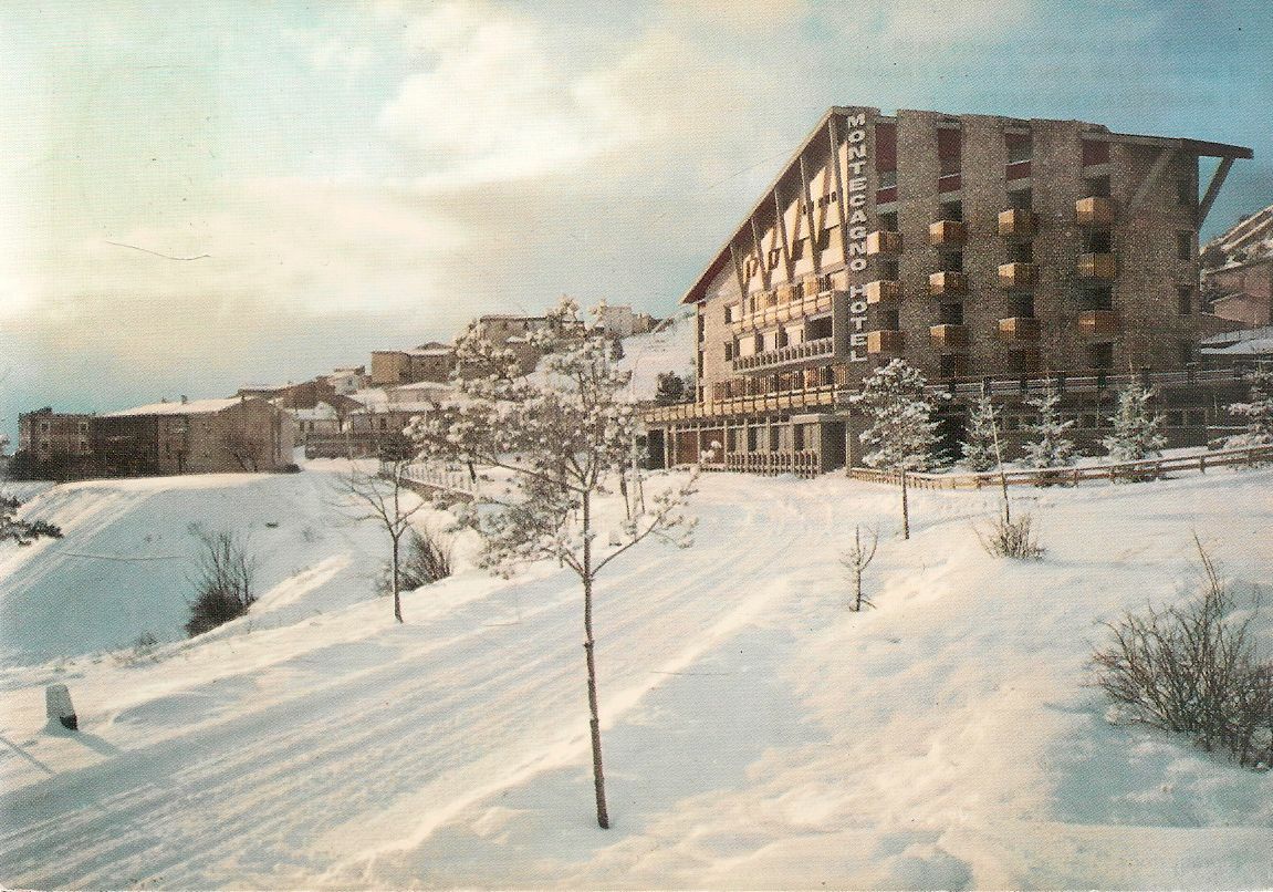 ROCCA DI CAMBIO - MONTECAGNO HOTEL - V1965