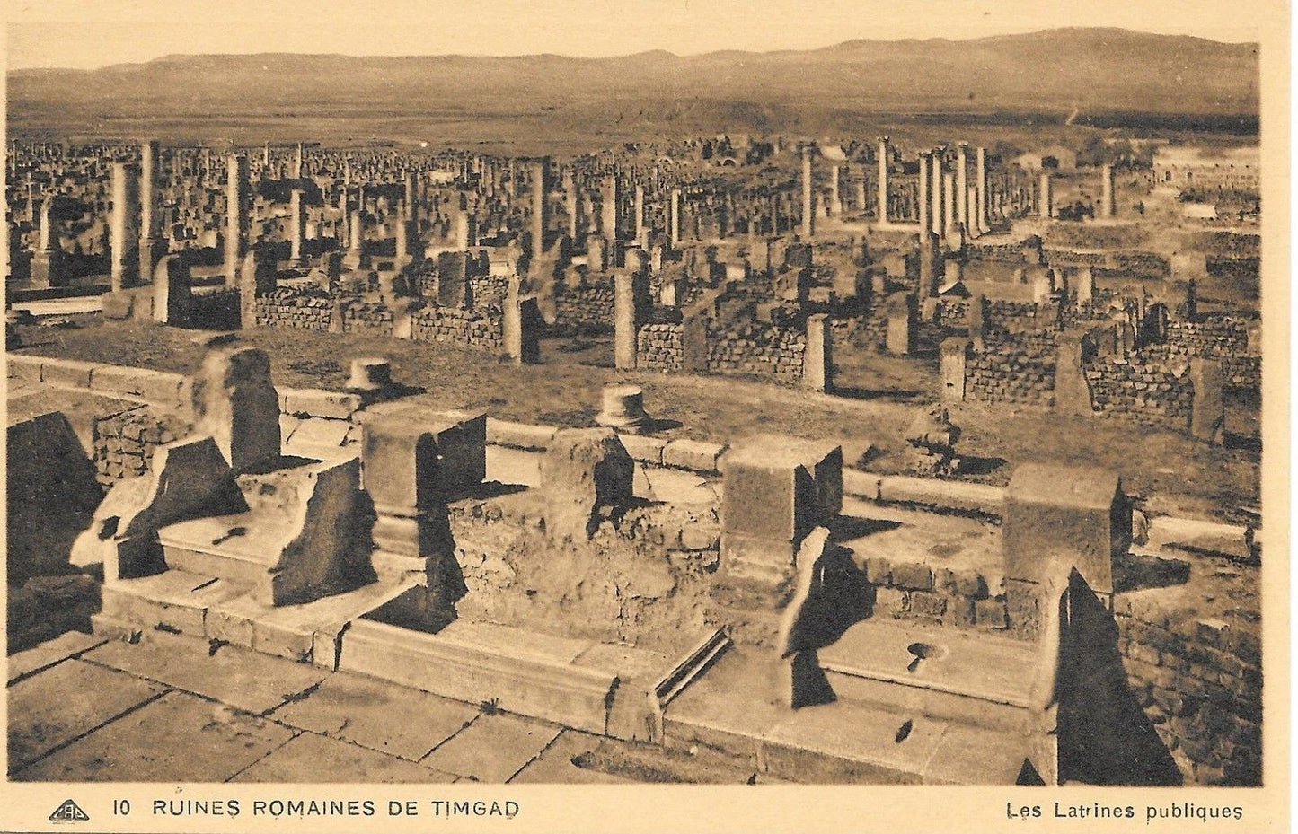 TIMGAD - ALGERIA - RUINE ROMAINES - LES LATRINES PUBLIQUES -