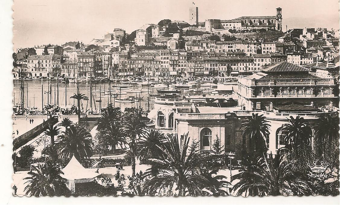 CANNES - VUE GENERALE VERS LE SUQUET - NV