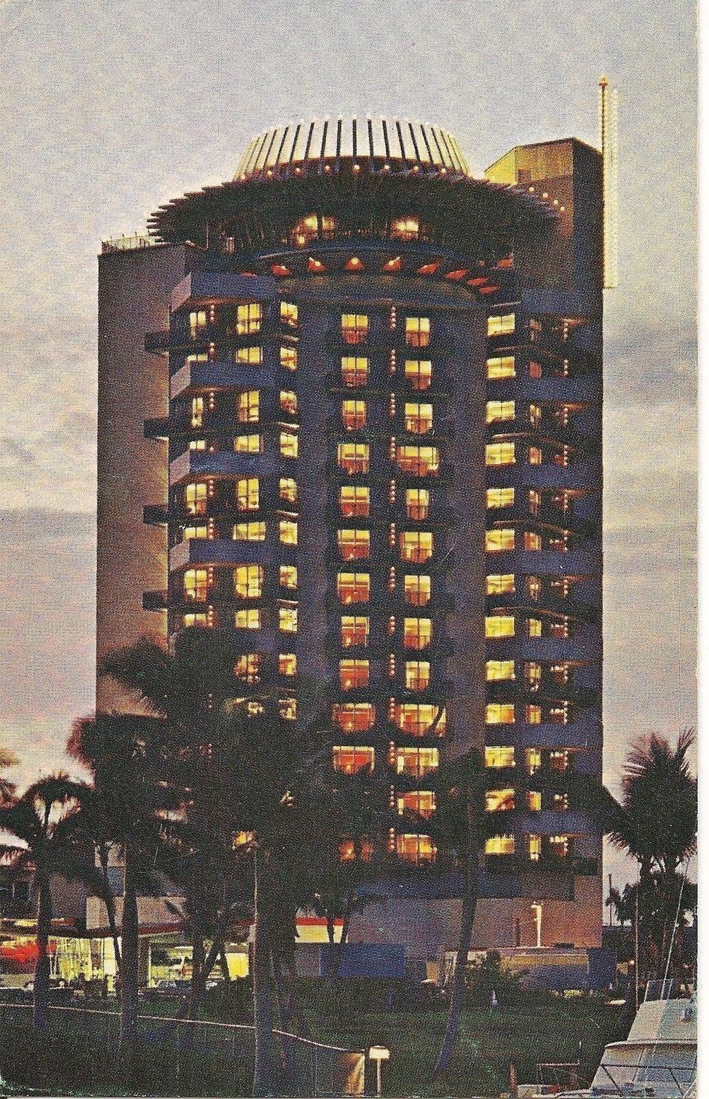 FORT LAUDERDALE - PIER 66 HOTEL AND MARINA - V1982