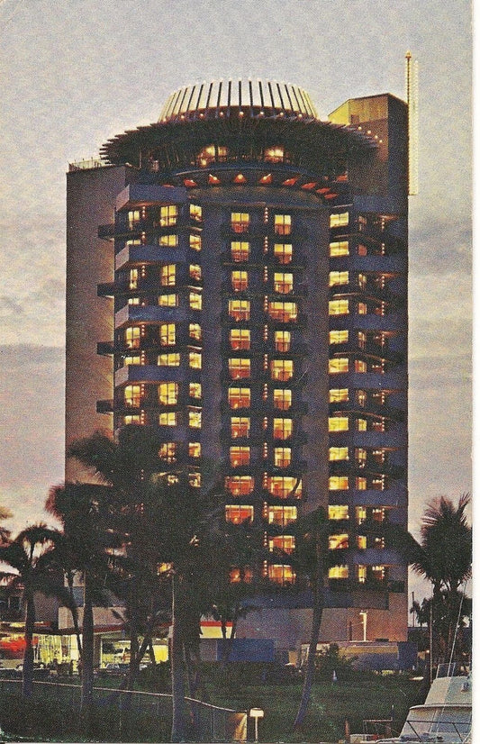 FORT LAUDERDALE - PIER 66 HOTEL AND MARINA - V1982
