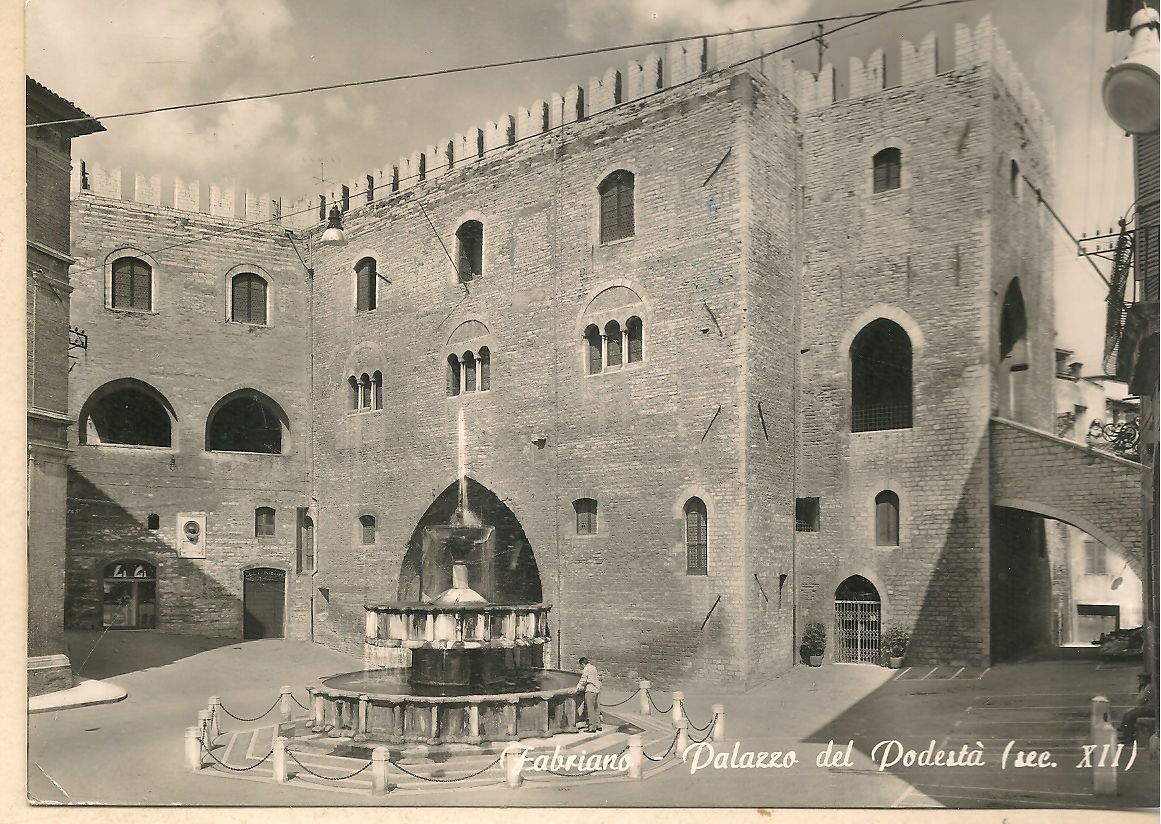 FABRIANO - PALAZZO DEL PODESTA' - V1960