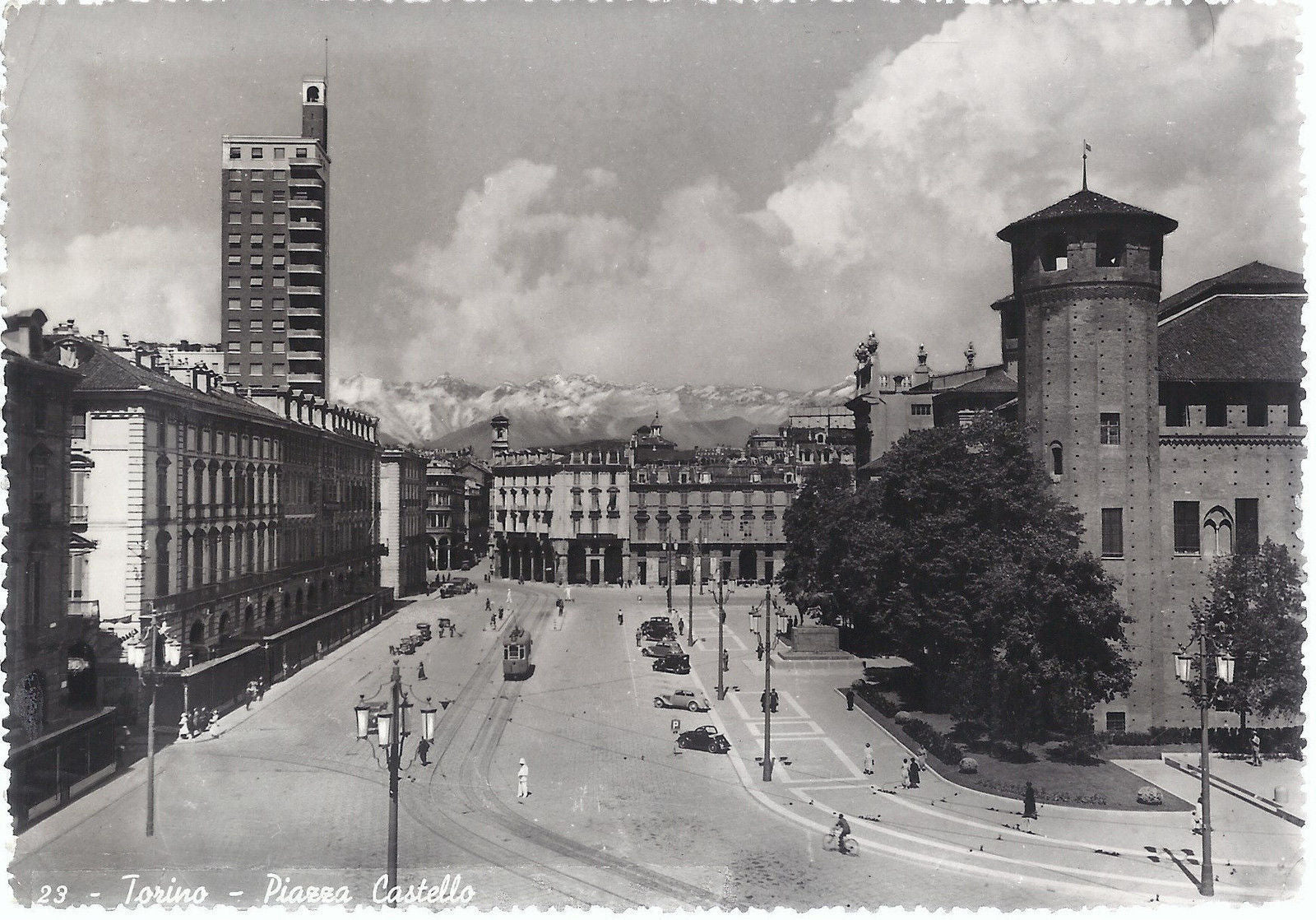 TORINO - PIAZZA CASTELLO - TRAM - V 1950