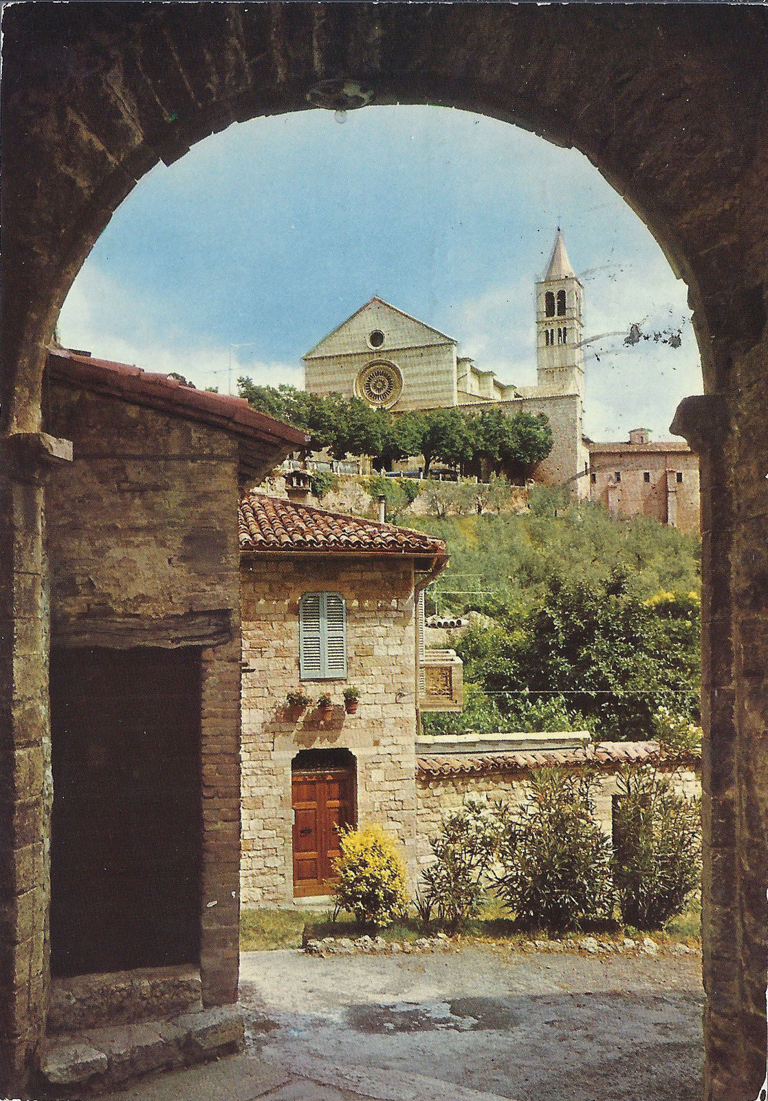 ASSISI - BASILICA DI S. CHIARA - V1970