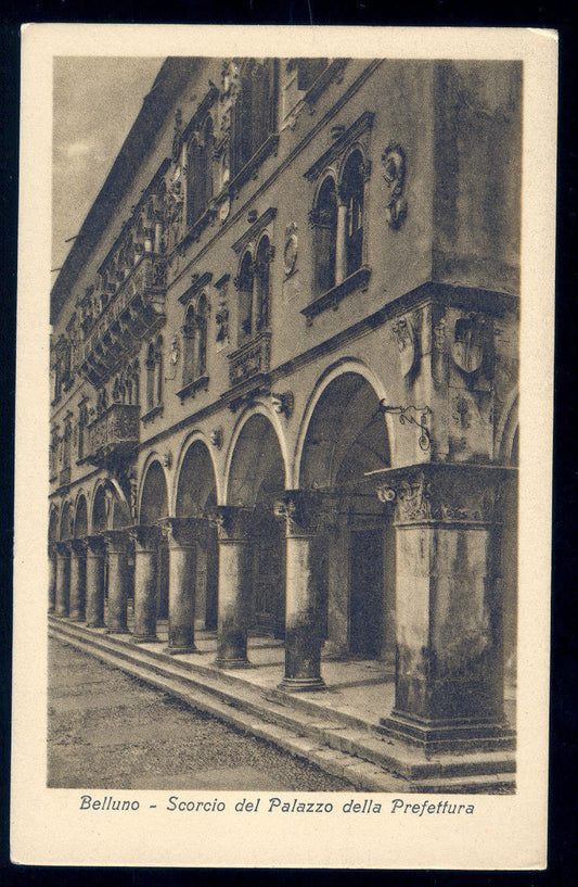 BELLUNO - SCORCIO DEL PALAZZO DELLA PREFETTURA - NV