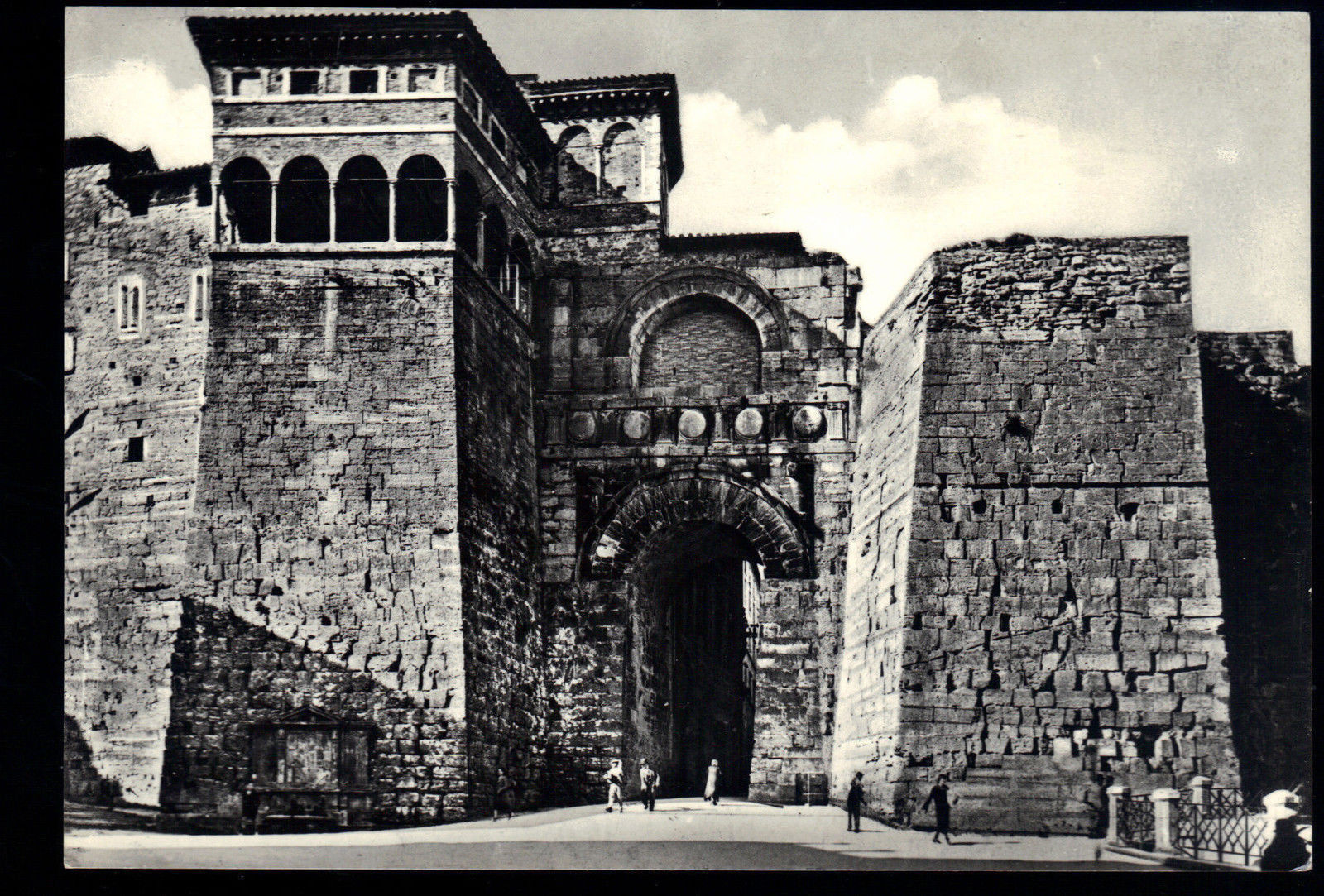 PERUGIA - PORTA URBICA ETRUSCA O DI AUGUSTO - NV