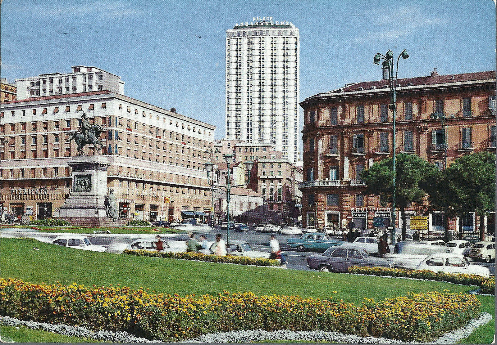 NAPOLI - PIAZZA MUNICIPIO - V 1967 - FG