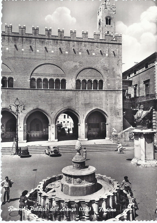 RIMINI - PALAZZO DELL'ARENGO - FONTANA - V 1964 - FG