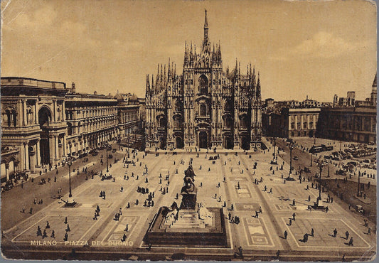 MILANO - PIAZZA DEL DUOMO - V1948