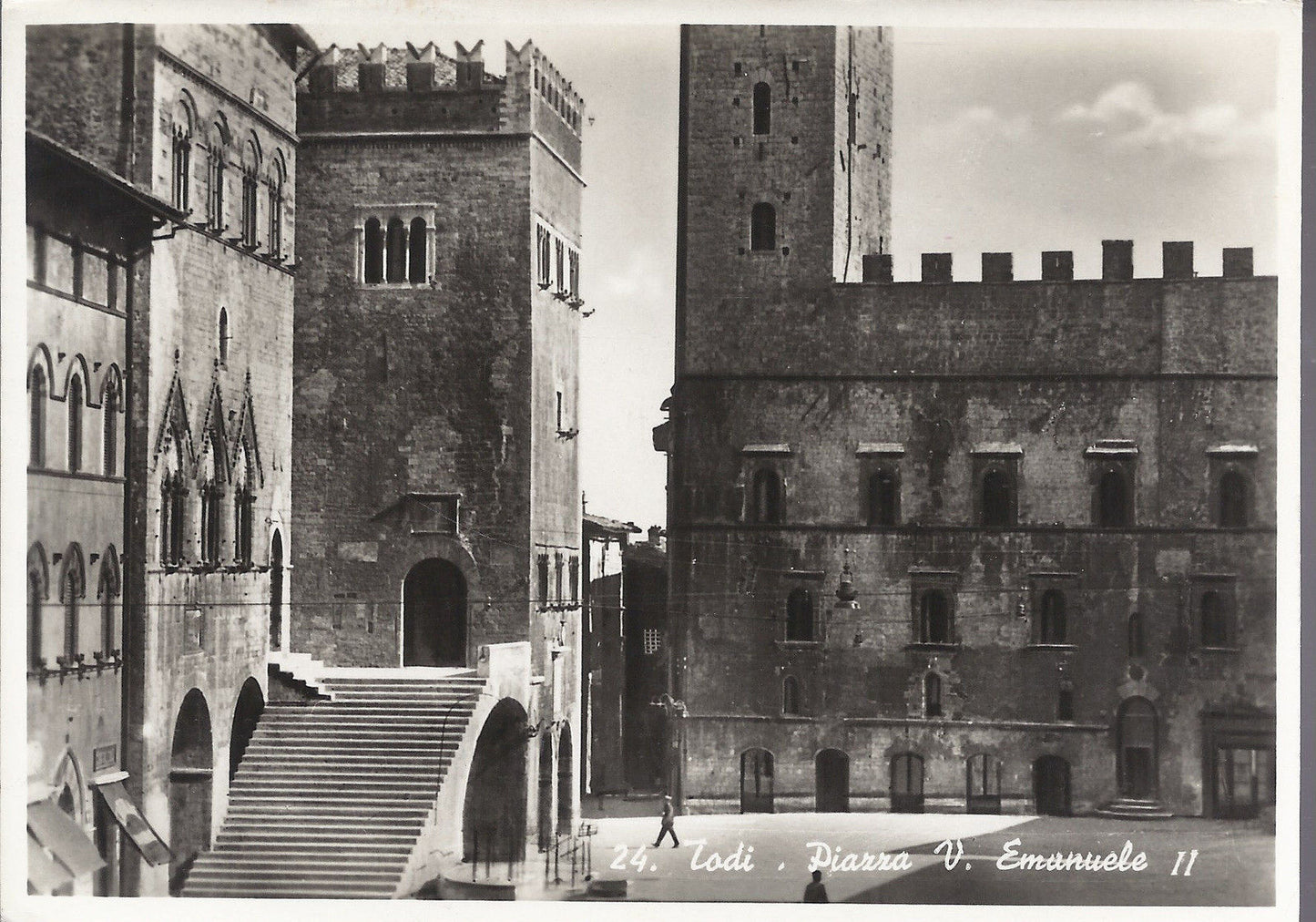 TODI - PIAZZA V. EMANUELE II - VIBSD - FG