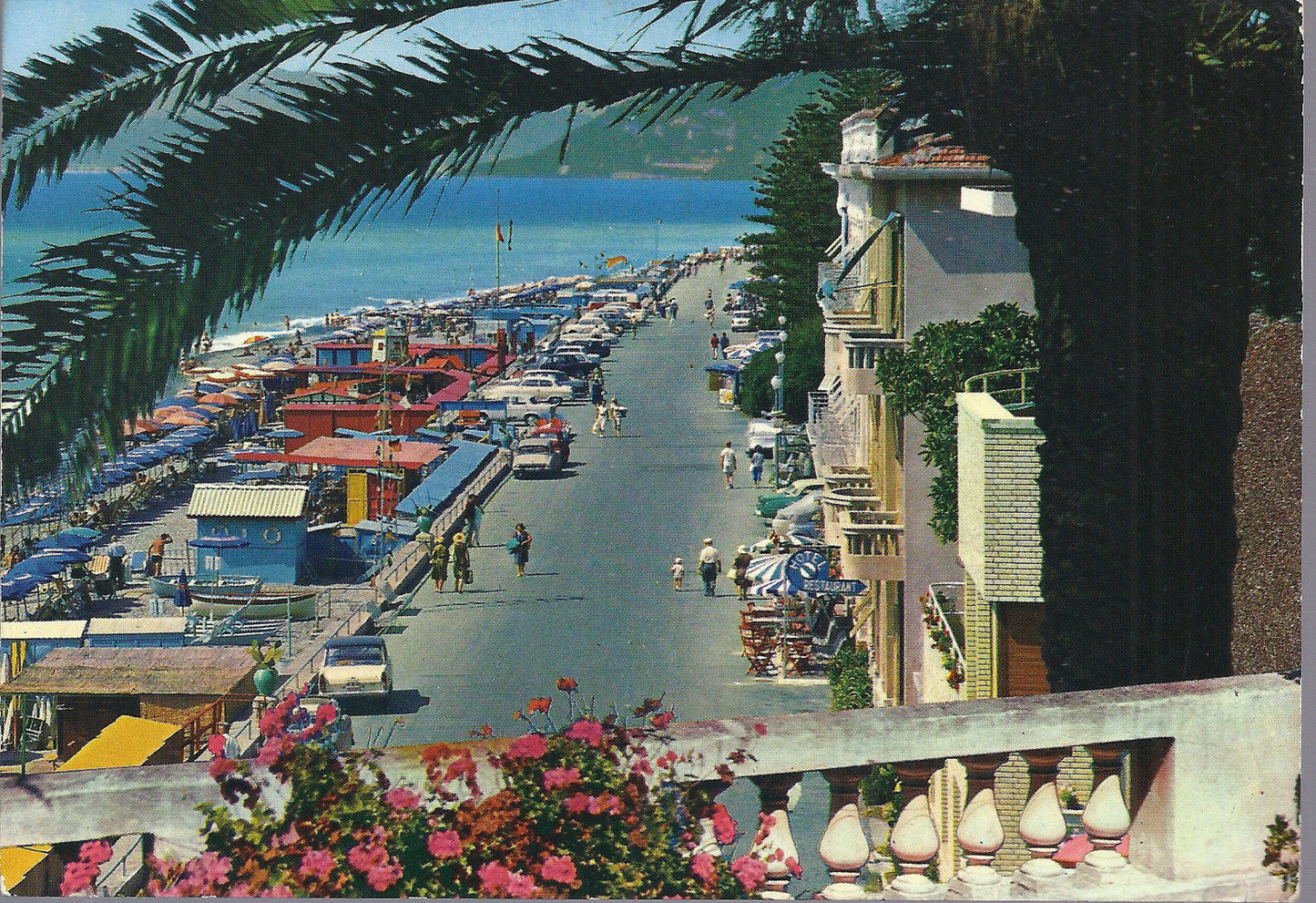BORDIGHERA - LUNGOMARE E SPIAGGIA - V 1972 - FG