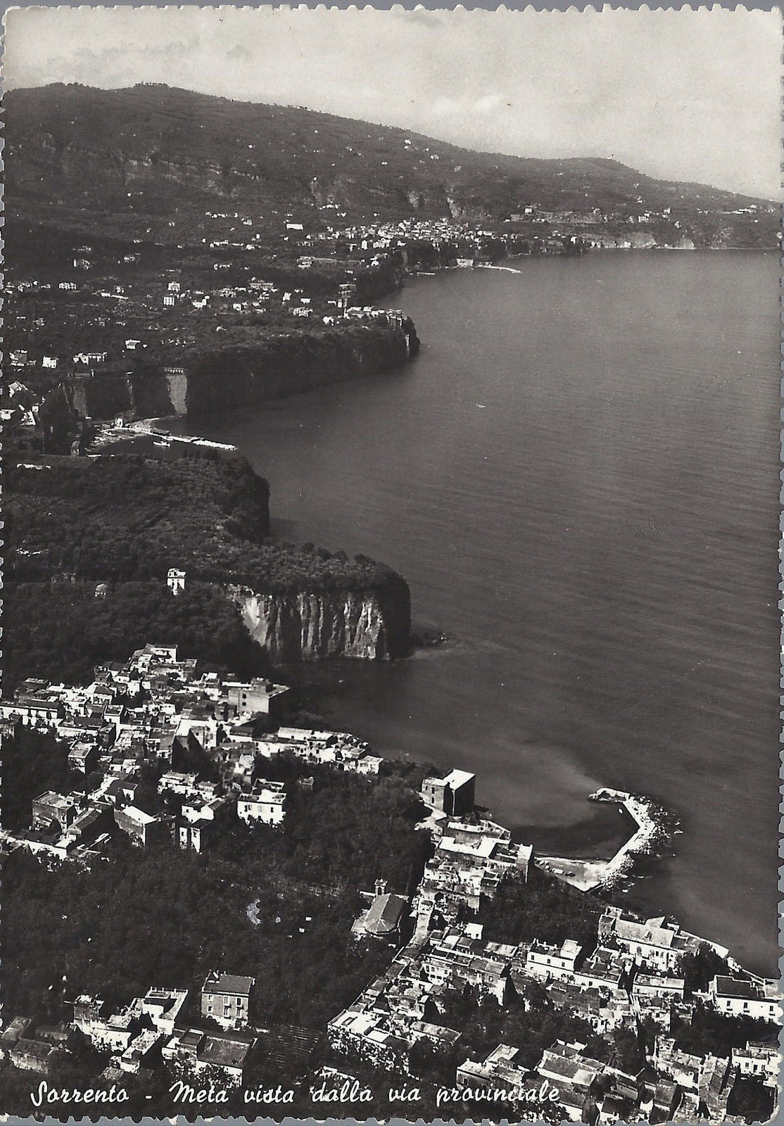SORRENTO - META VISTA DALLA VIA PROVINCIALE - V1962
