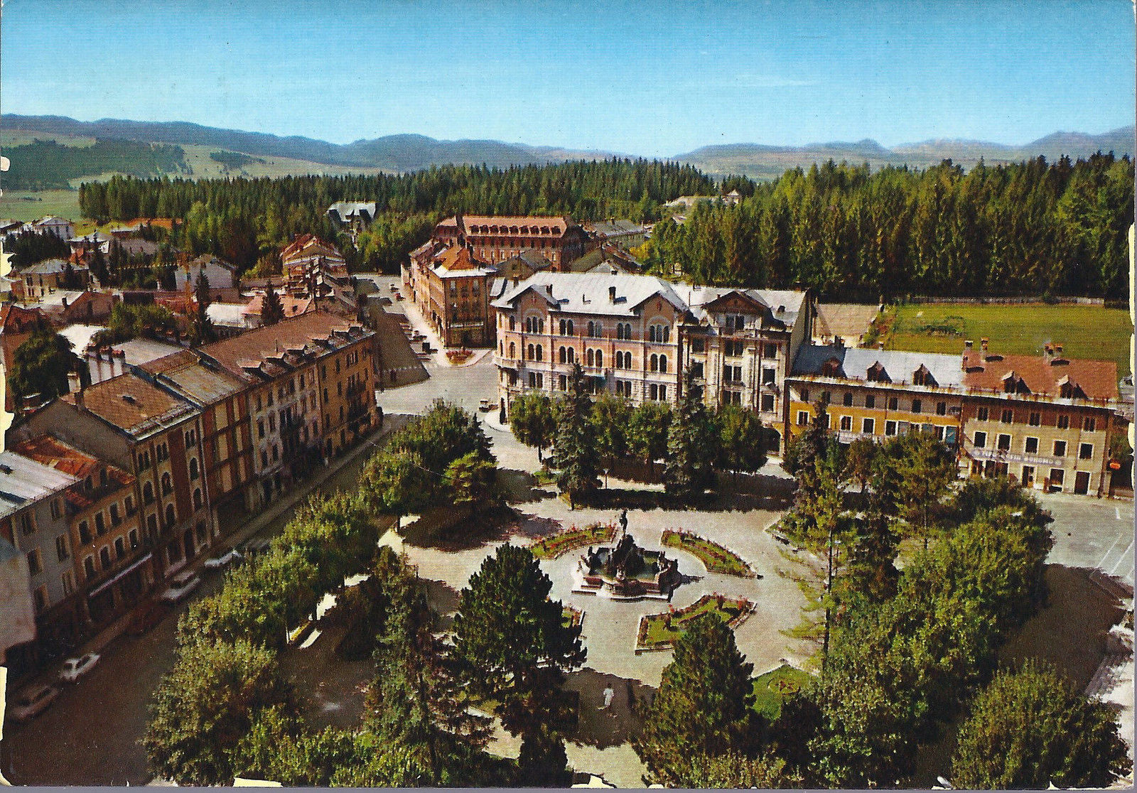 ASIAGO - PIAZZA CARLI E VIALE TRENTO-TRIESTE - V 1965 - FG