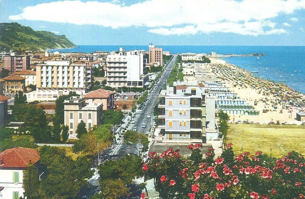 PESARO - PANORAMA LUNGOMARE - V1967