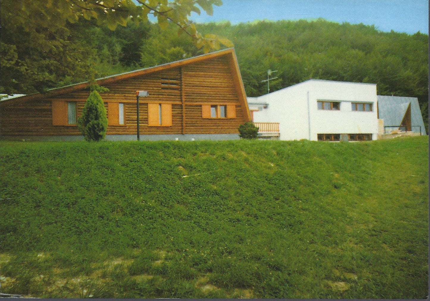 TRENTO - CANDRIAI DI MONTE BONDONE - "IL NIDO" casa per soggiorni - NV - FG