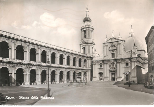 LORETO - PIAZZA DELLA MADONNA - V1970